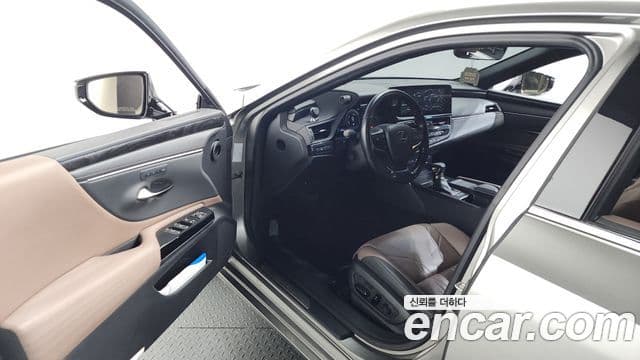 Lexus ES300h 7세대 Luxury Plus, 2022 10