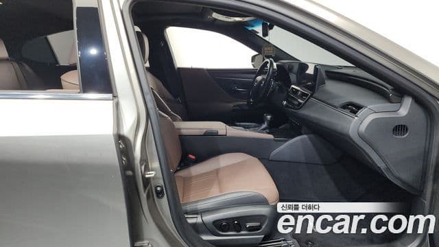 Lexus ES300h 7세대 Luxury Plus, 2022 11