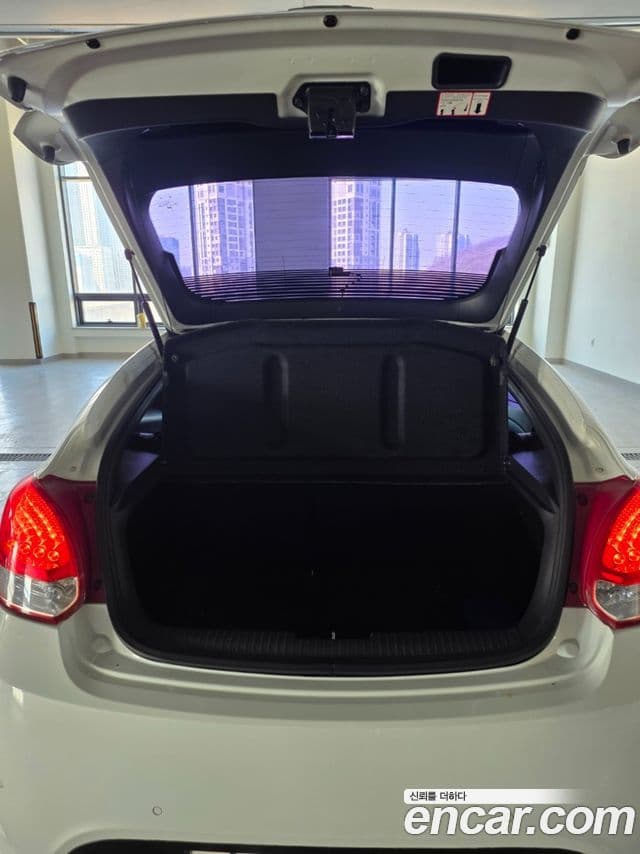 Hyundai Veloster DCT팩, 2013 17