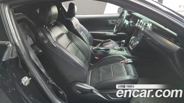 Ford Mustang купе, 2019 10