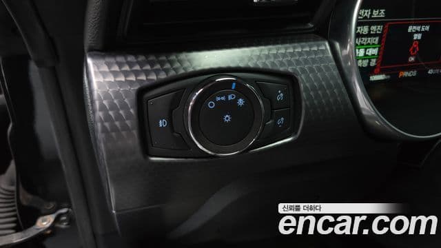 Ford Mustang купе, 2019 19