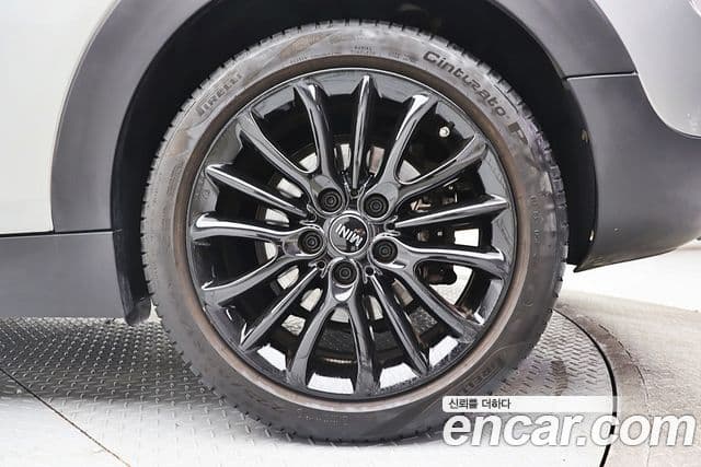 Mini Cooper 클럽맨 2세대, 2024 6