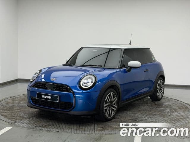 Mini Cooper C 4세대 Classic, 2025 1