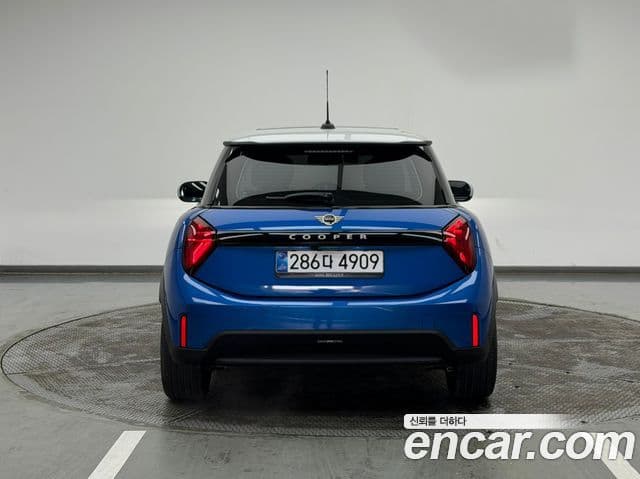 Mini Cooper C 4세대 Classic, 2025 2