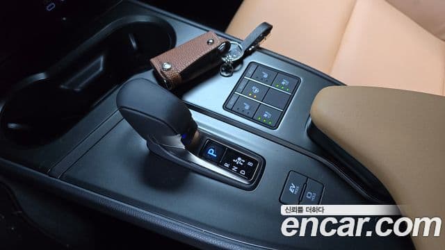 Lexus UX300h, 2026 9