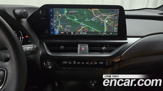 Lexus UX300h, 2026 14