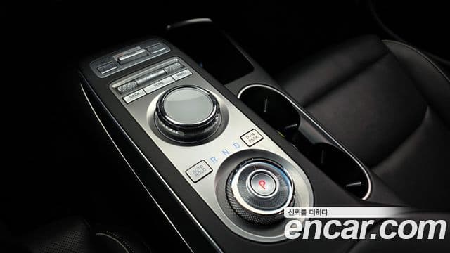 Genesis GV70, 2021 9