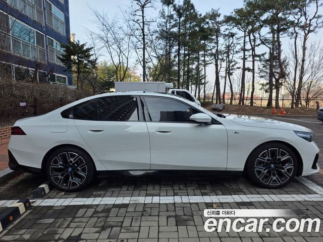 BMW 5시리즈 (G60) 530e M Sport, 2024 4