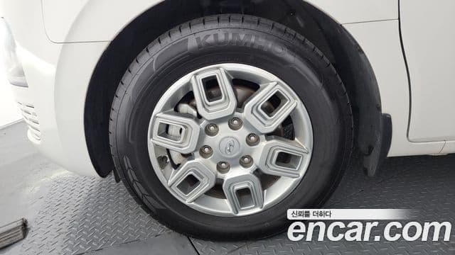 Hyundai Staria Modern, 2023 все фото