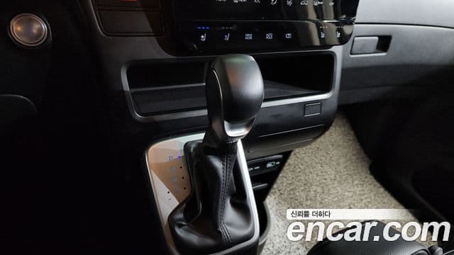 Hyundai Staria Modern, 2023 9