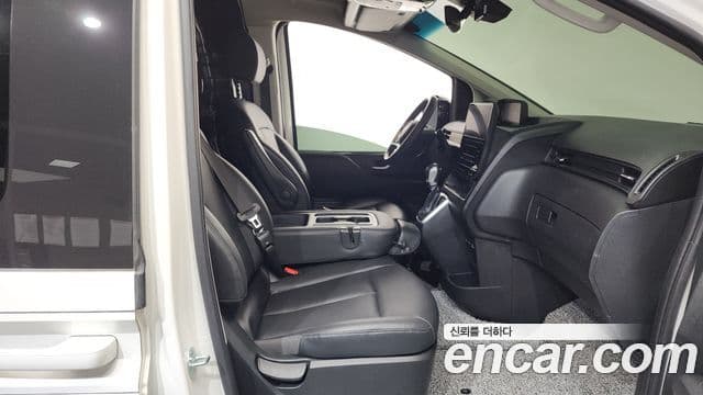 Hyundai Staria Modern, 2023 11
