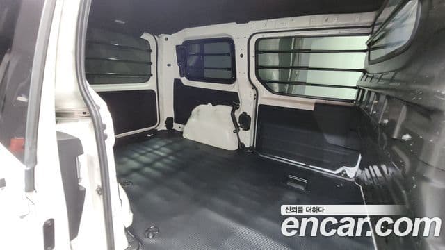 Hyundai Staria Modern, 2023 12