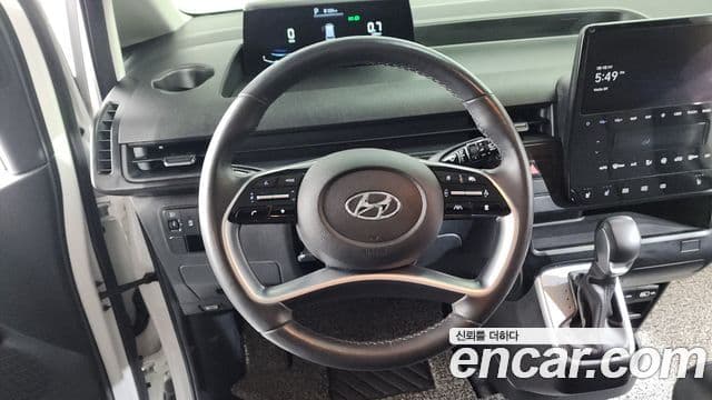Hyundai Staria Modern, 2023 13