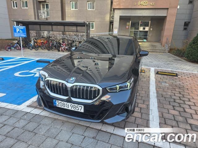 BMW 5시리즈 (G60) 520i M Sport, 2025 1