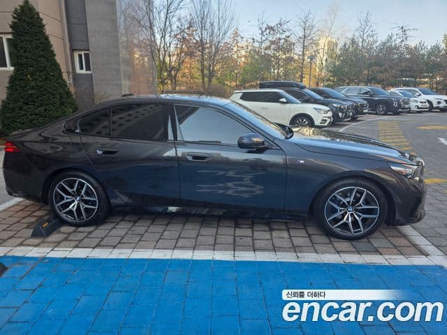 BMW 5시리즈 (G60) 520i M Sport, 2025 6