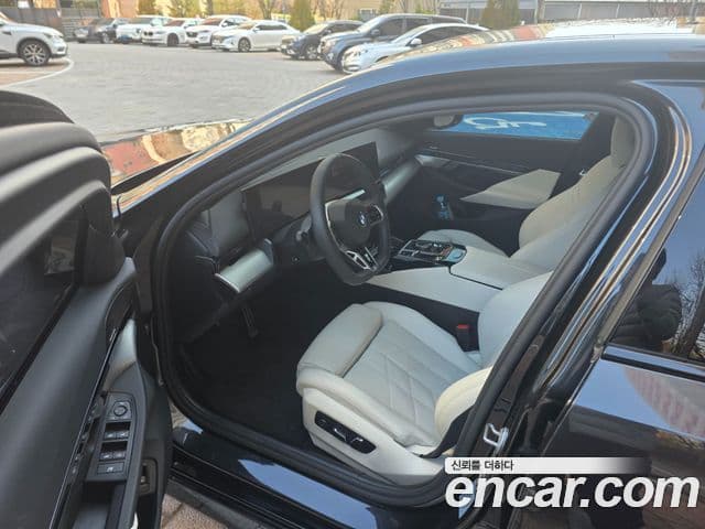 BMW 5시리즈 (G60) 520i M Sport, 2025 9