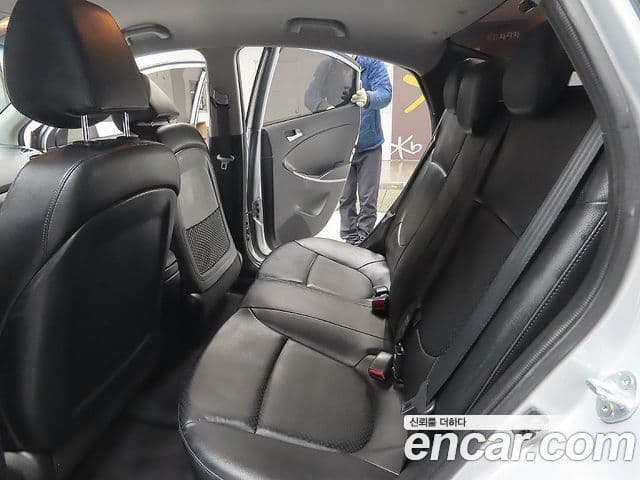 Hyundai Accent(новый кузов / новое поколение) Premier, 2015 10