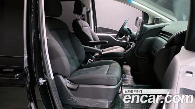 Hyundai Staria Smart, 2025 10