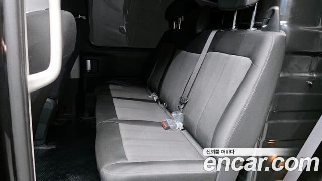 Hyundai Staria Smart, 2025 12