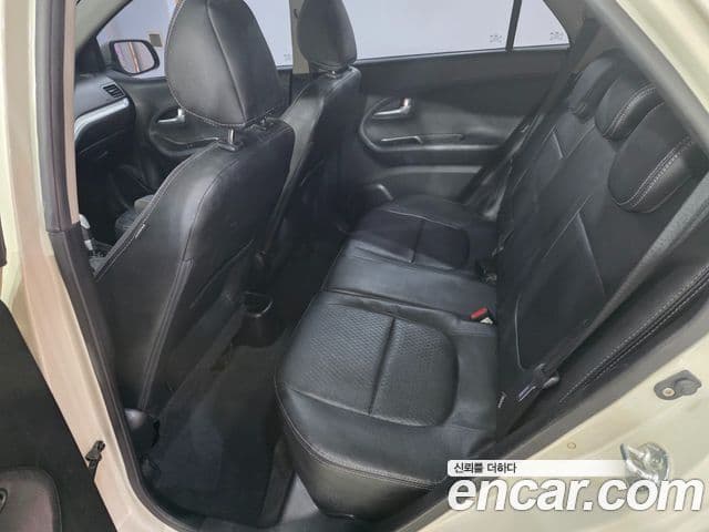 Kia All New Morning Deluxe Trendy, 2014 18