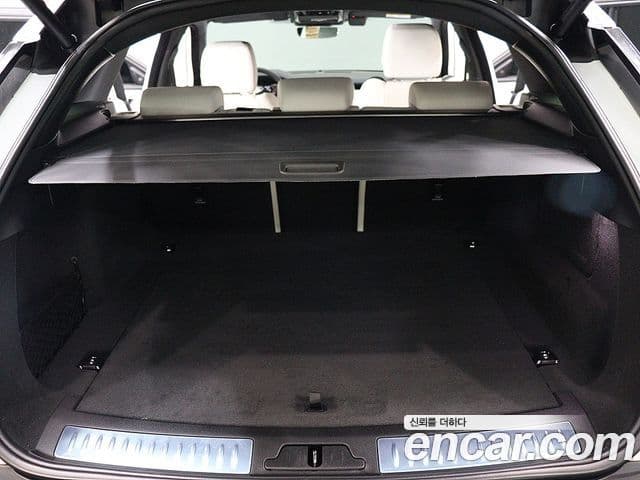 Land Rover Range Rover Velar 2.0 P250 R-Dynamic SE, 2023 все фото