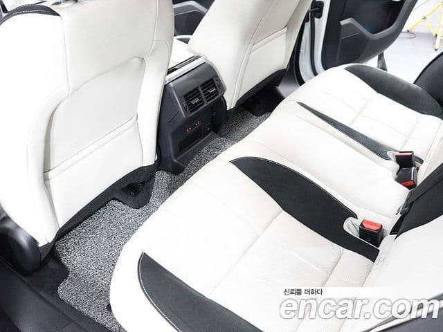 Land Rover Range Rover Velar 2.0 P250 R-Dynamic SE, 2023 16