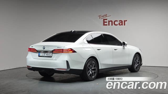 BMW 5시리즈 (G60), 2025 2