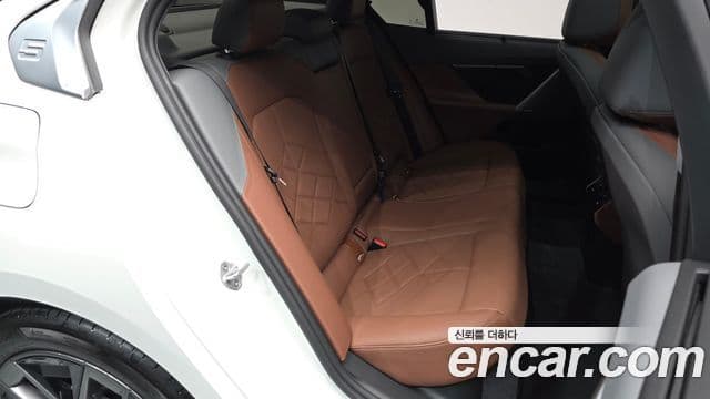 BMW 5시리즈 (G60), 2025 11