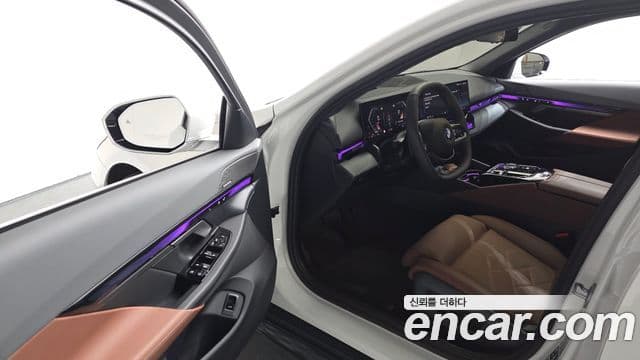 BMW 5시리즈 (G60), 2025 12