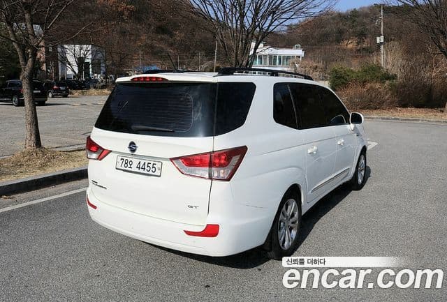 KG모빌리티(SsangYong) Korando 투리스모 4WD GT 11인승, 2014 3