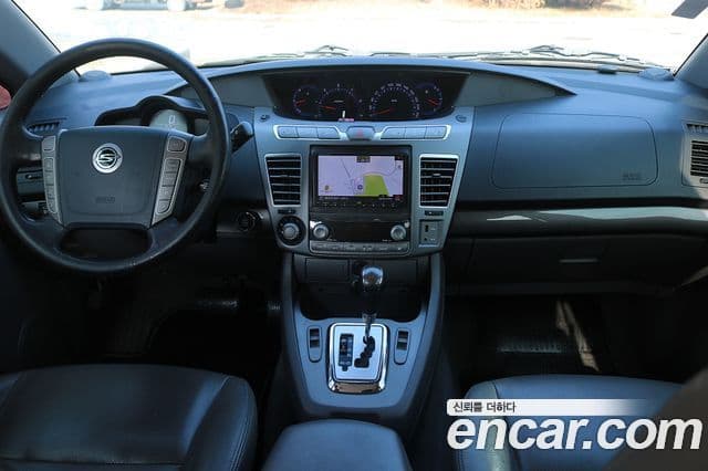 KG모빌리티(SsangYong) Korando 투리스모 4WD GT 11인승, 2014 7