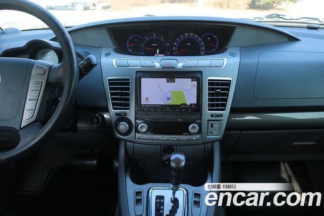 KG모빌리티(SsangYong) Korando 투리스모 4WD GT 11인승, 2014 8