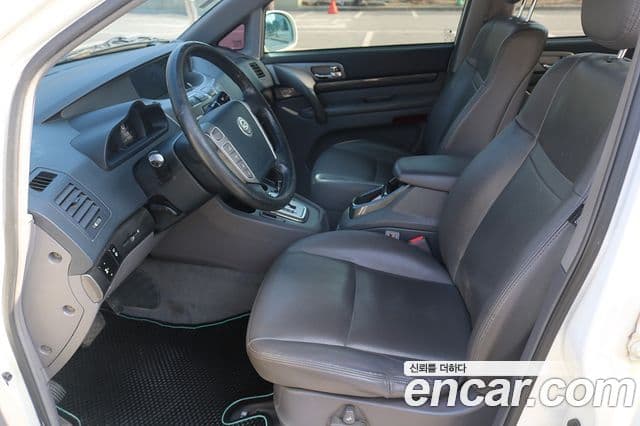 KG모빌리티(SsangYong) Korando 투리스모 4WD GT 11인승, 2014 11