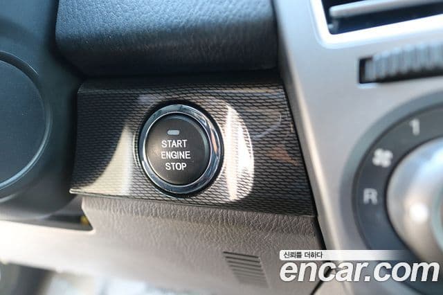 KG모빌리티(SsangYong) Korando 투리스모 4WD GT 11인승, 2014 16