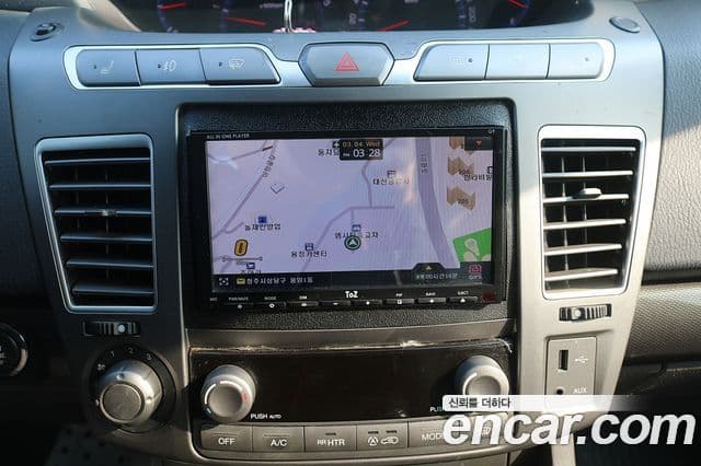 KG모빌리티(SsangYong) Korando 투리스모 4WD GT 11인승, 2014 17