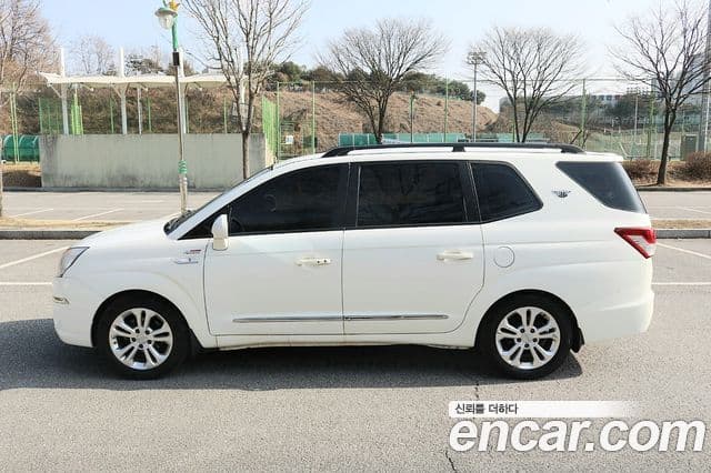KG모빌리티(SsangYong) Korando 투리스모 4WD GT 11인승, 2014 19