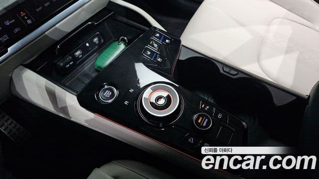 Kia Sportage 5세대 гибрид Signature 4WD, 2024 9