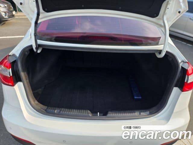 Kia K3 Trendy, 2014 13