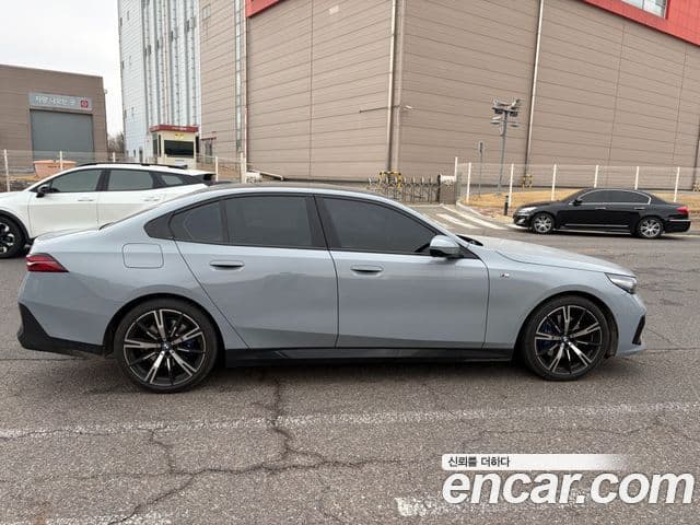 BMW 5시리즈 (G60) 530i xDrive M Sport, 2024 11