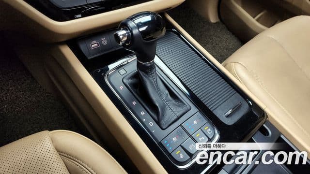 Kia All New Carnival Noblesse, 2016 9