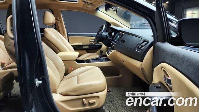 Kia All New Carnival Noblesse, 2016 10