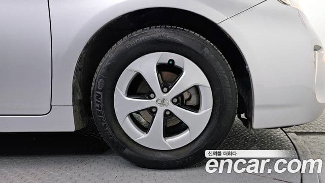 Toyota 프리우스 1.8 E, 2012 все фото