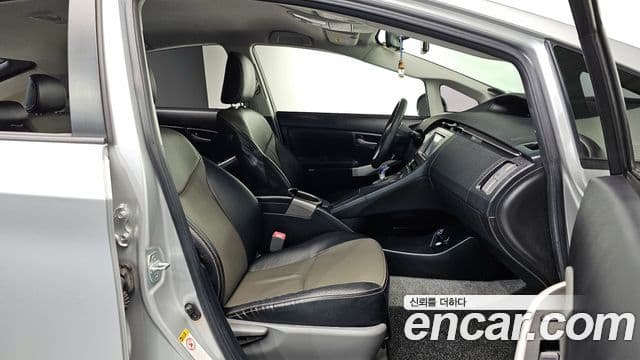 Toyota 프리우스 1.8 E, 2012 10