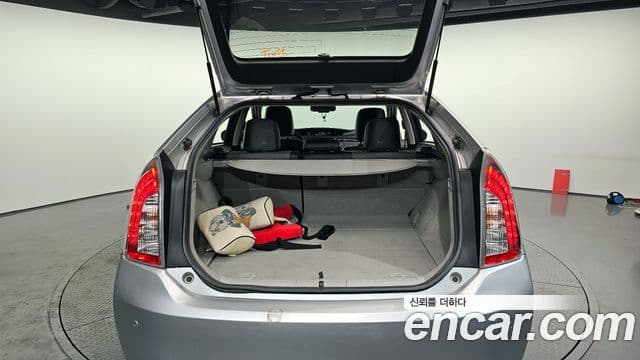 Toyota 프리우스 1.8 E, 2012 20