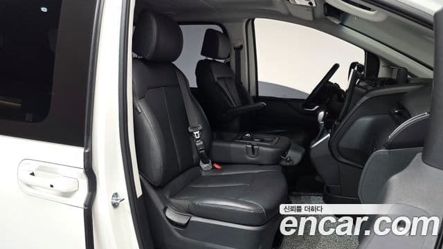 Hyundai Staria Modern, 2024 10
