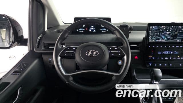 Hyundai Staria Modern, 2024 13