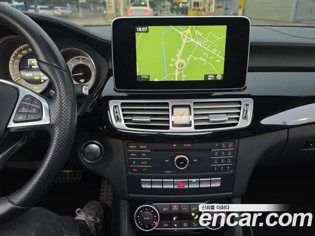 Mercedes-Benz CLS-класс W218 AMG Line, 2017 11