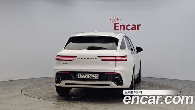 Genesis GV70, 2022 4