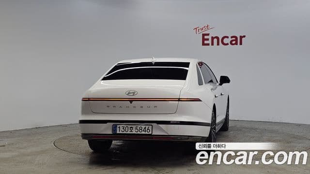Hyundai Grandeur гибрид (GN7) Calligraphy, 2023 4