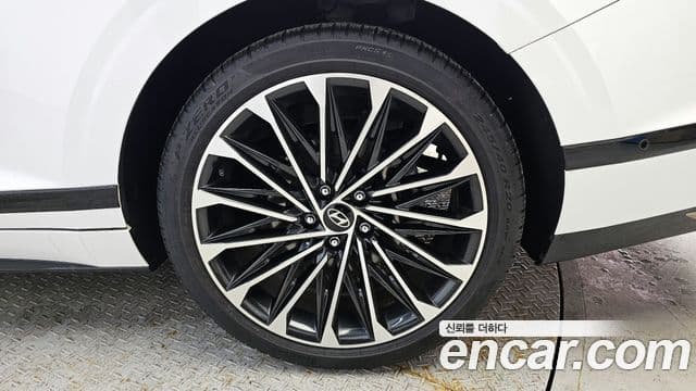 Hyundai Grandeur гибрид (GN7) Calligraphy, 2023 все фото